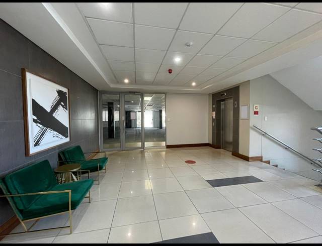 669M² OFFICE TO LET IN BRYANSTON